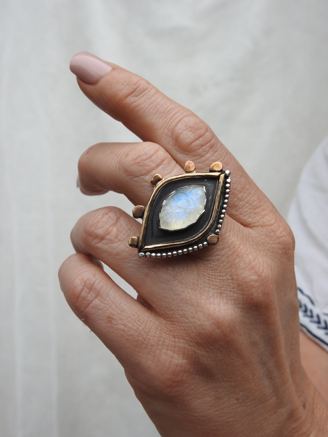 THIRD EYE RING // MOONSTONE, SILVER + GOLD // SIZE 8.5