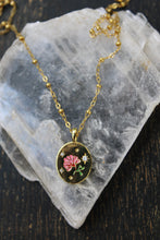 FLOWER CHARM NECKLACE