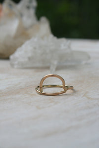 THE ARCH RING // GOLD // SIZE 7.25