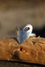 HEART THROB RING // SAPPHIRE + STERLING SILVER // SIZE 9