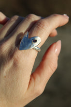 HEART THROB RING // SAPPHIRE + STERLING SILVER // SIZE 9