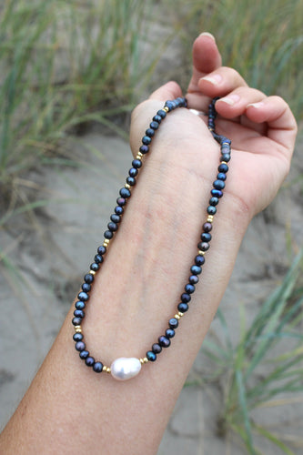 NAVY BLUE + WHITE FRESHWATER PEARL NECKLACE