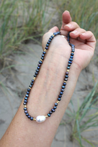 NAVY BLUE + WHITE FRESHWATER PEARL NECKLACE