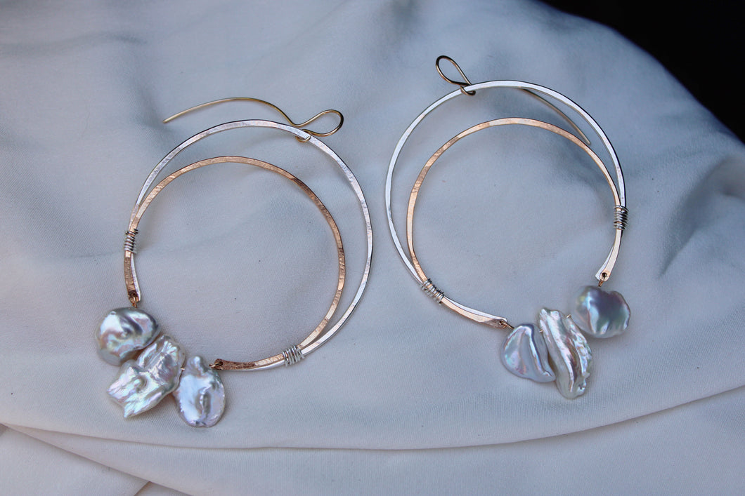 MIXED METAL PEARL PETAL HOOPS